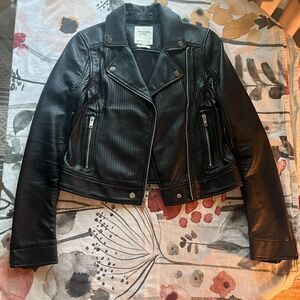 Abercrombie & Fitch Cropped Vegan Leather Black Jacket